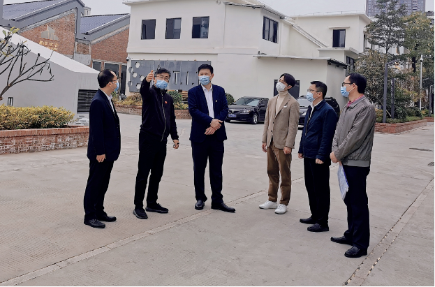广州轻工集团党委书记、董事长曾郴湘带队到万向娱乐公司T.I.T智慧园调研